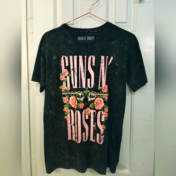 Guns N Roses Tops - Guns n Roses T-shirt